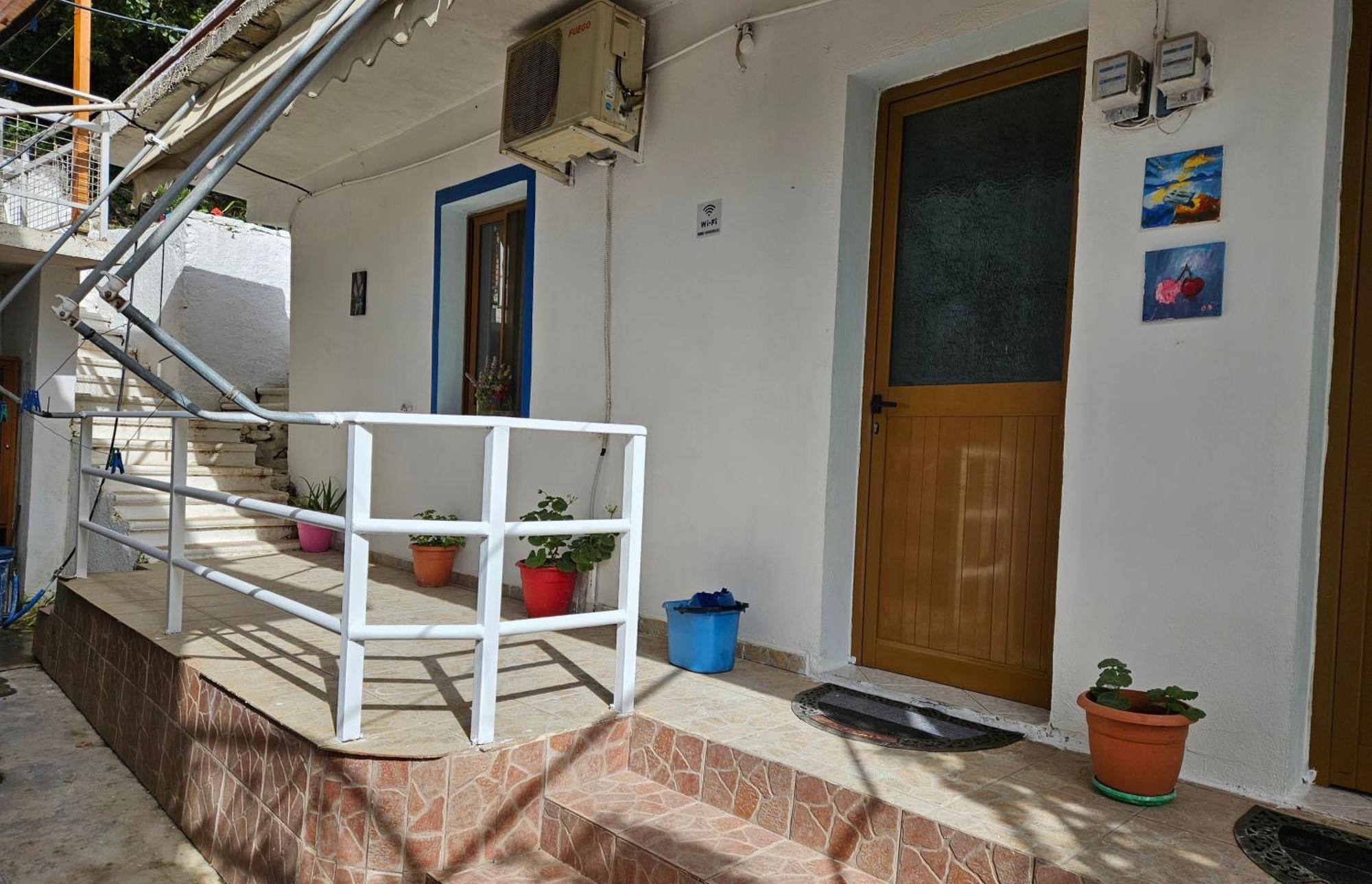 Aeria Rooms Himare Exteriör bild