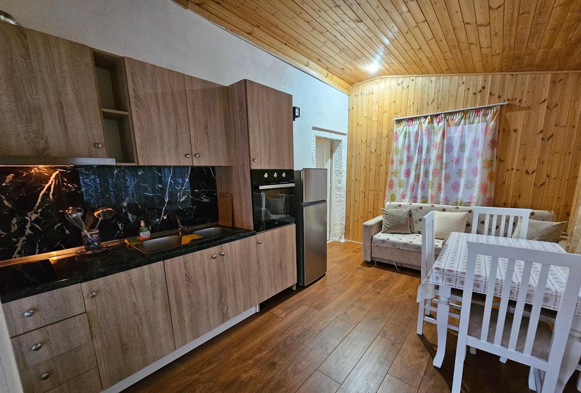 Aeria Rooms Himare Exteriör bild